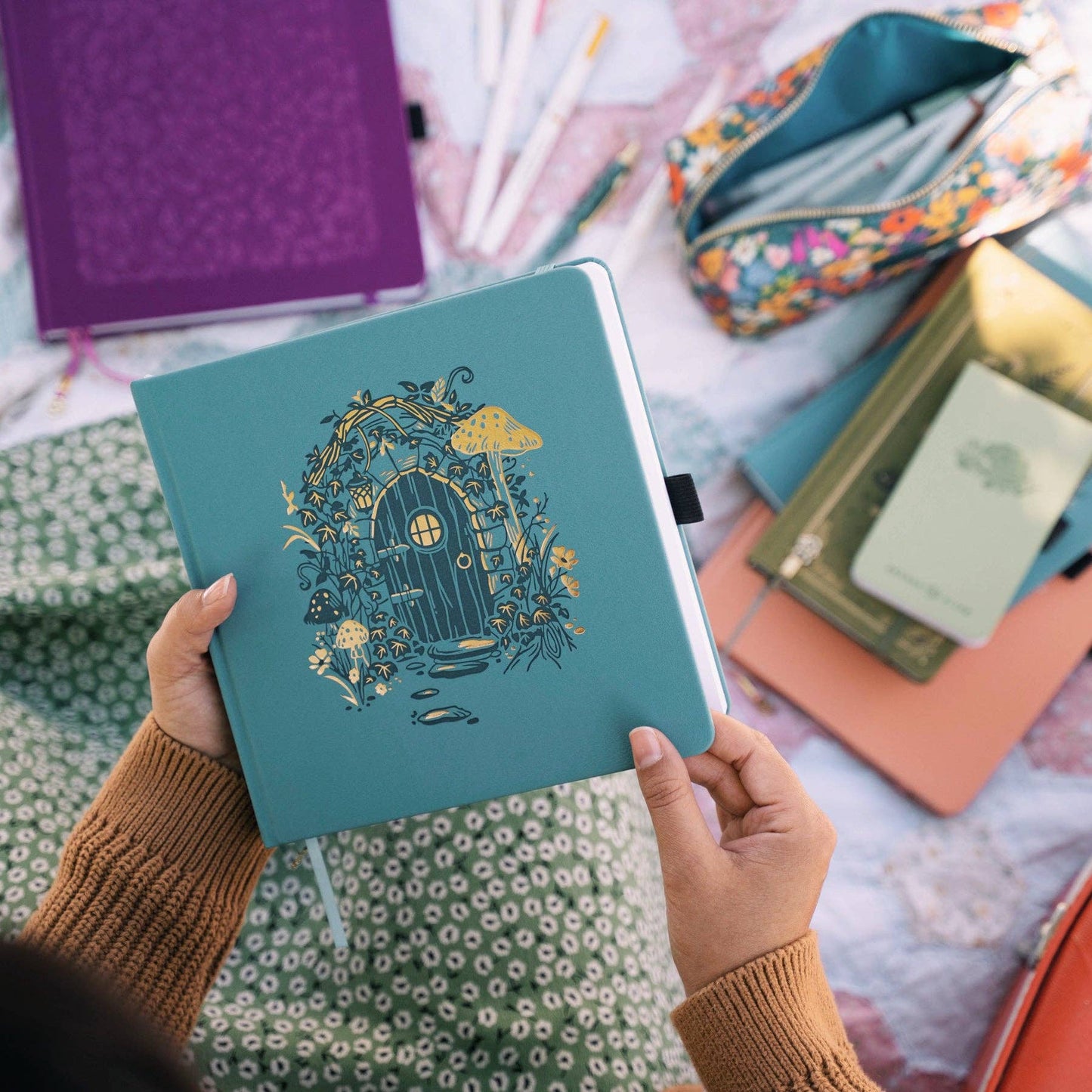Fairy House | Notebook: Dot Grid / 8x8: 160 Pages