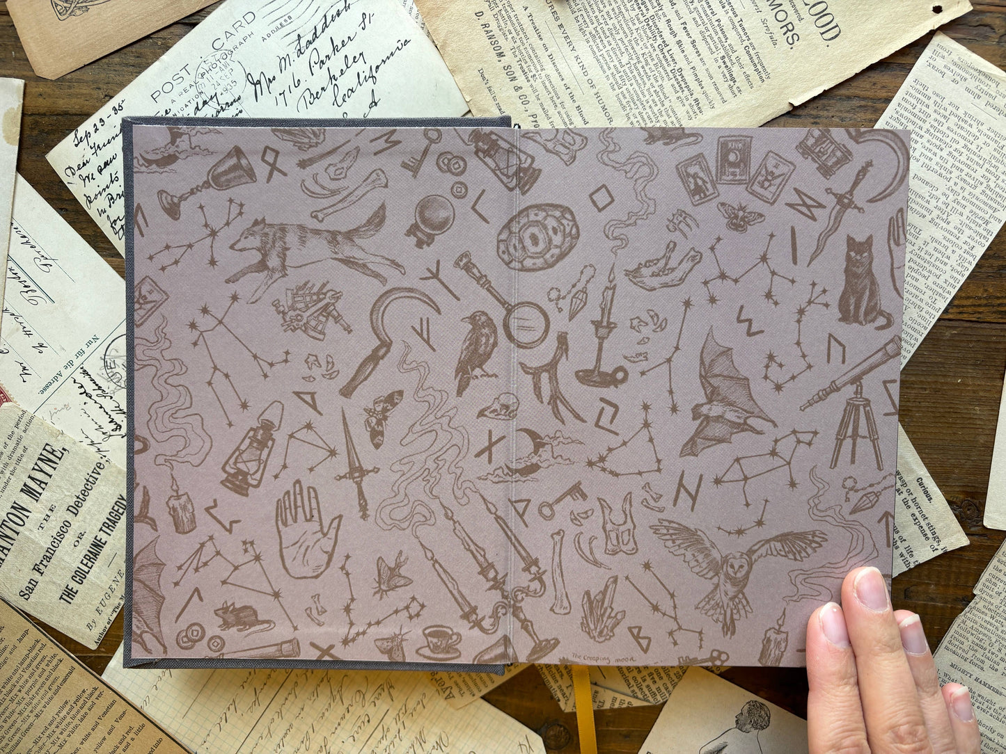 🔮 The Oracle B6 Black Paper Notebook - Gold