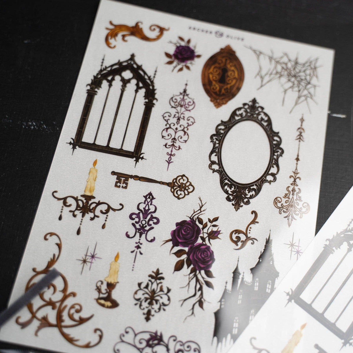 Halloween Box 2026: Whispering Walls