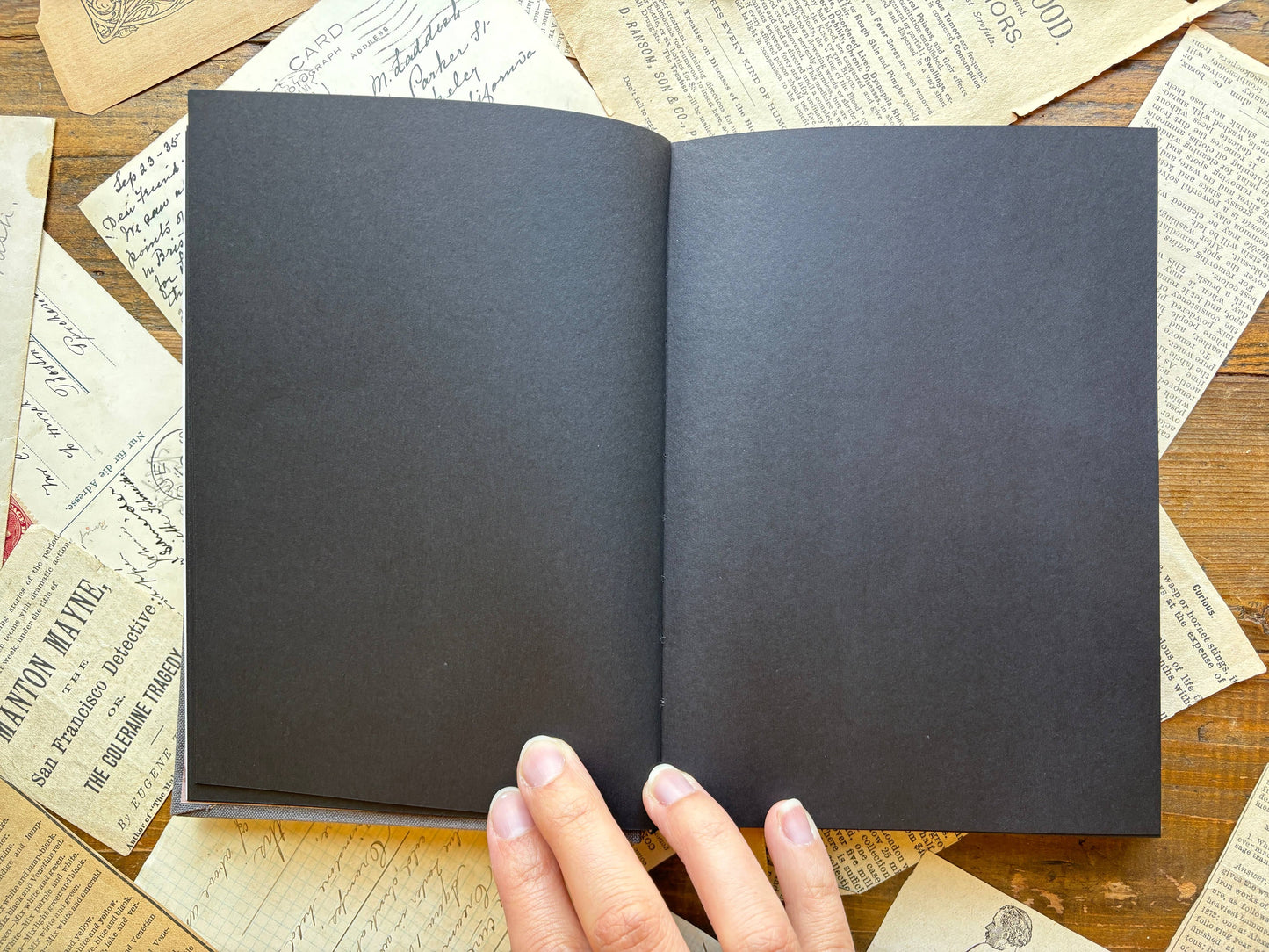 🔮 The Oracle B6 Black Paper Notebook - Gold