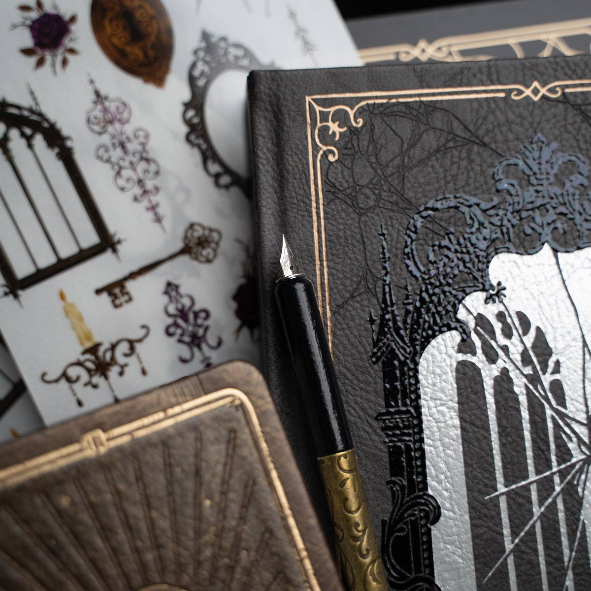 Halloween Box 2026: Whispering Walls
