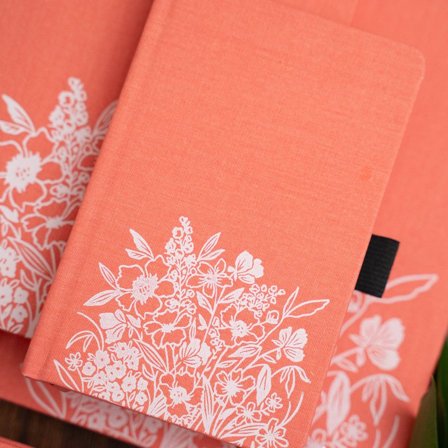 Wildflowers | Notebook: Dot Grid / A5: 192 Pages