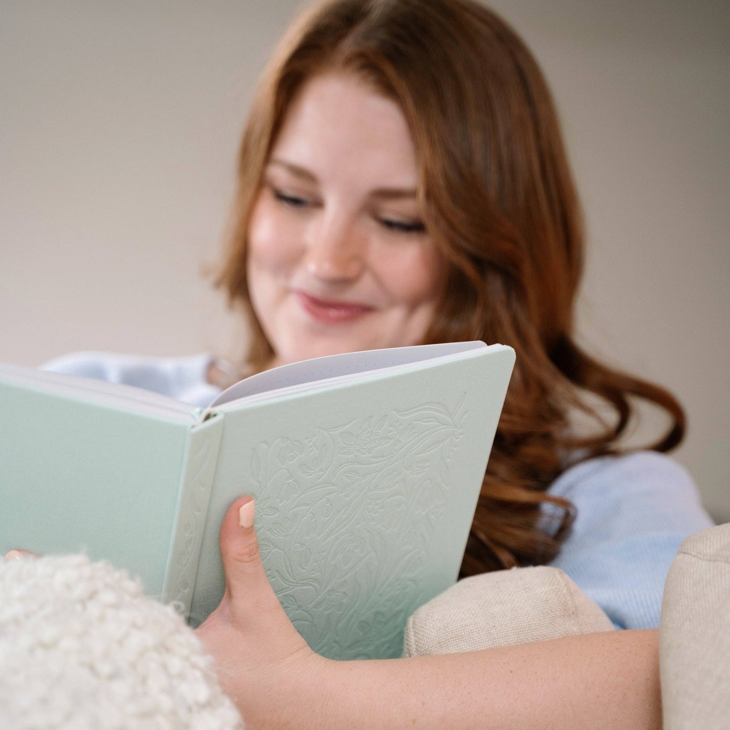 Snowdrops Notebook: Dot Grid / A5: 192 Pages