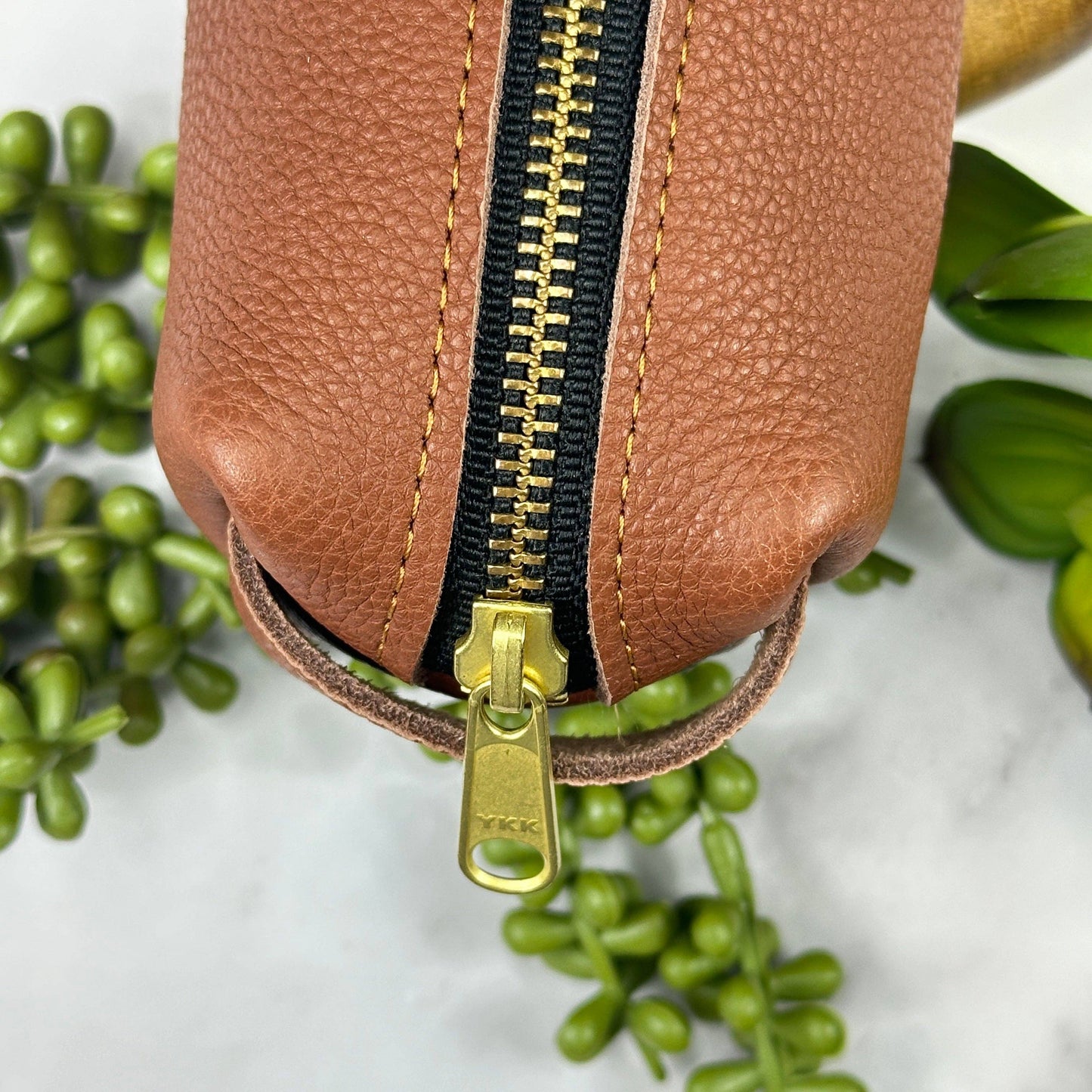 Girologio Leather Zipper Pouch: Rustic-saddle