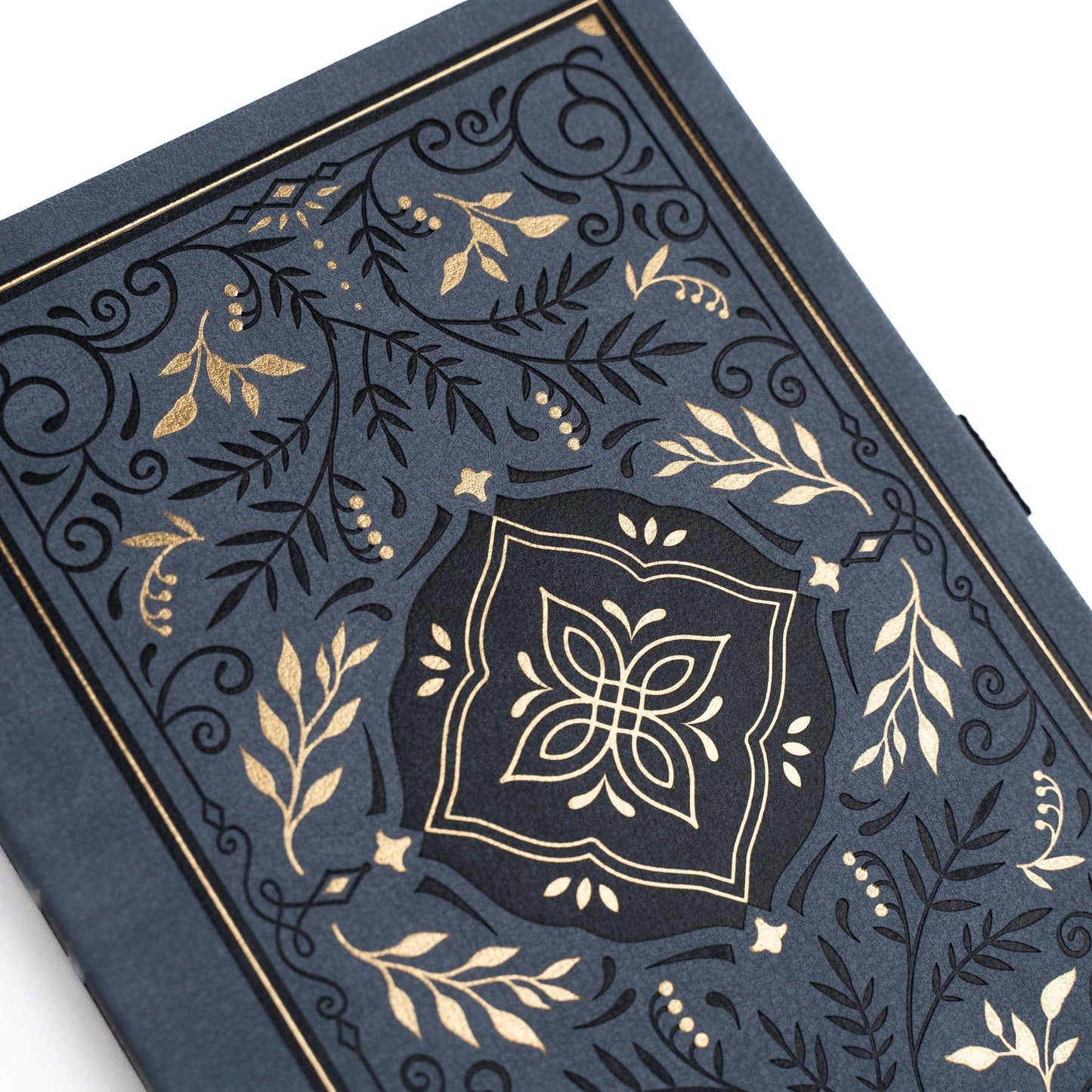 Storybook in Navy: Dot Grid / 8x8: 160 Pages