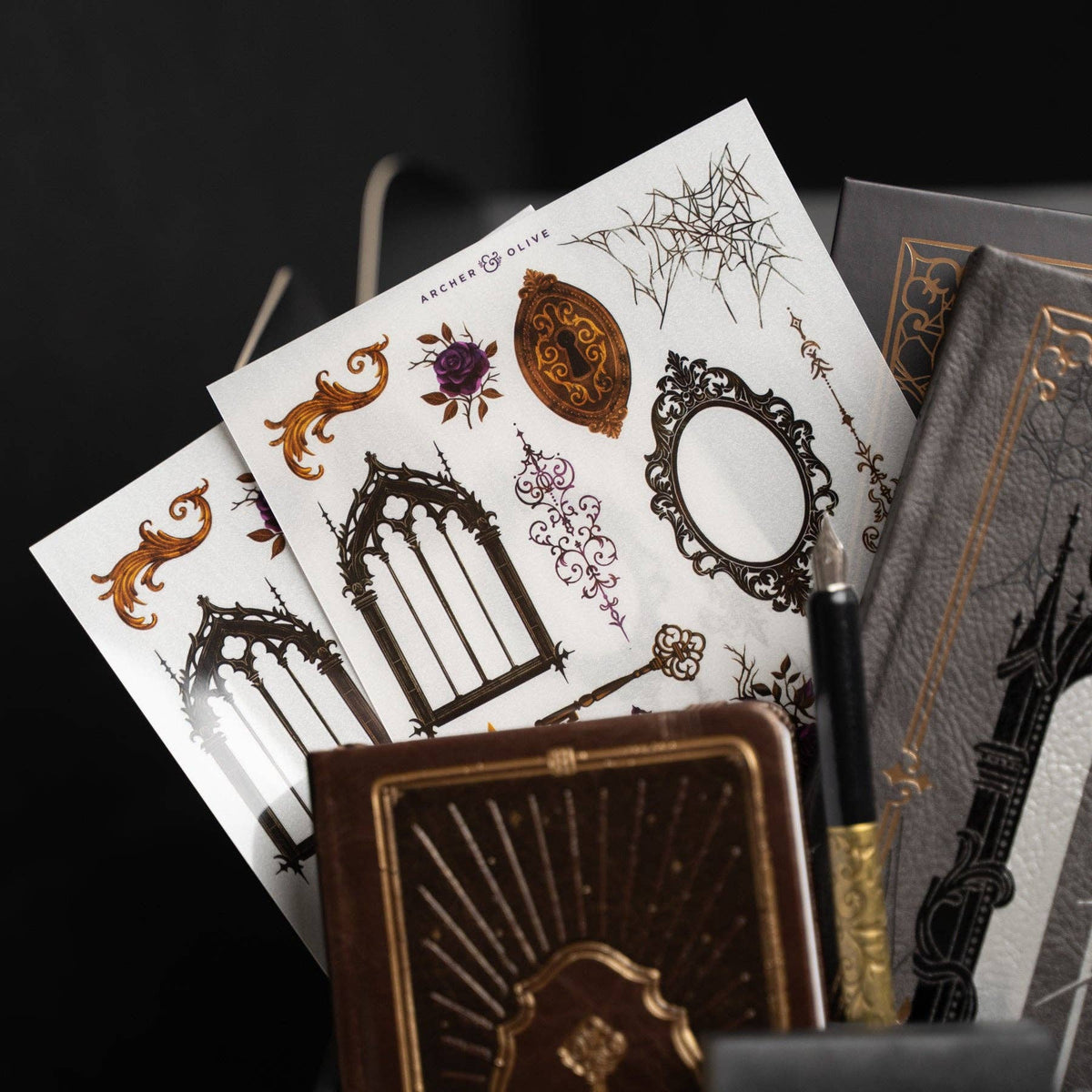 Halloween Box 2026: Whispering Walls