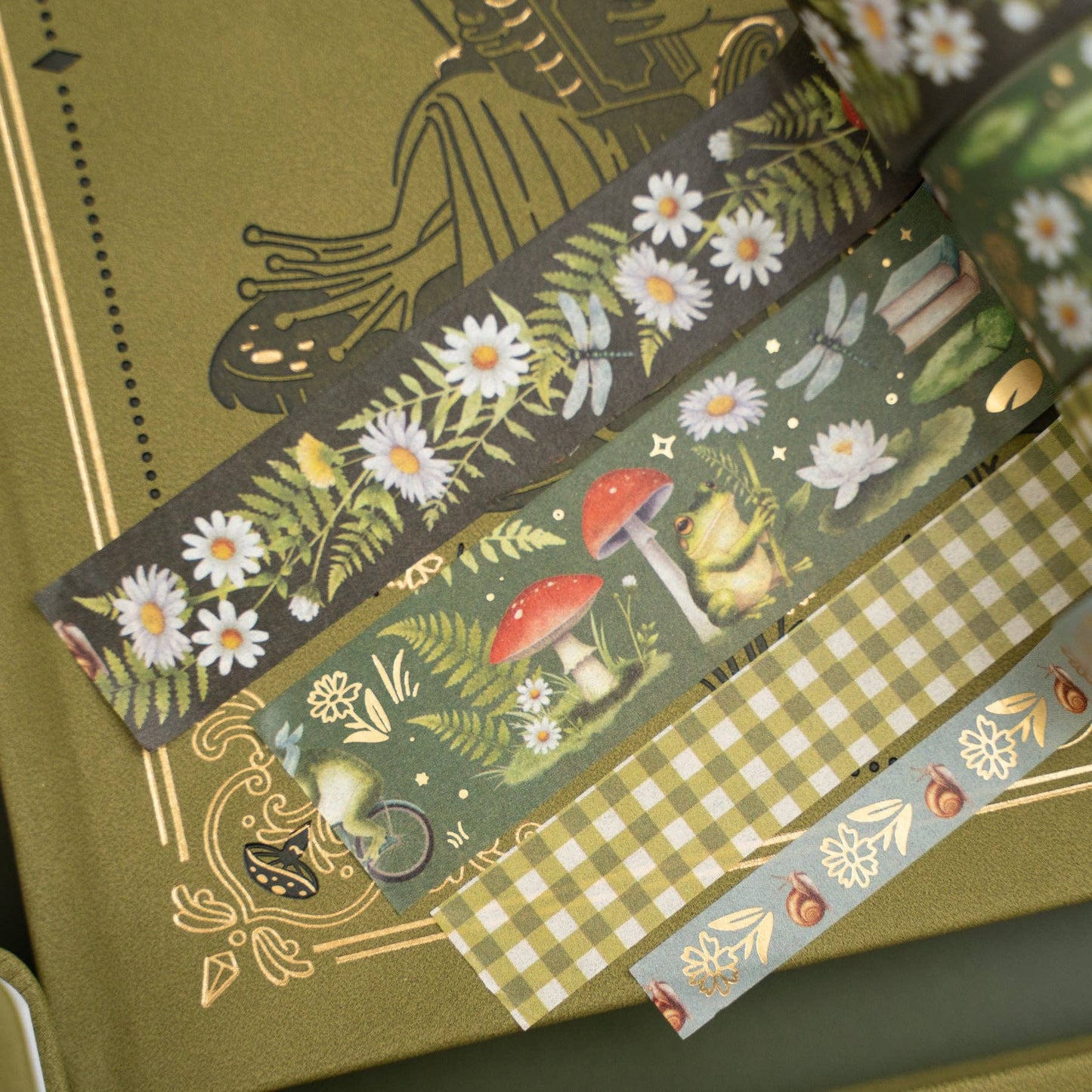 Washi:  Literary Frog